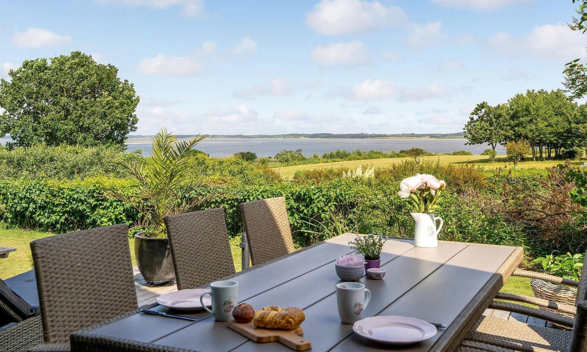 Roslev House | Gorgeous home in Roslev with sauna