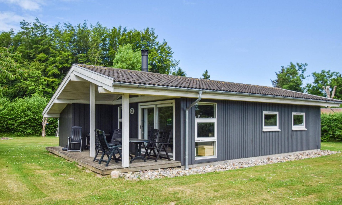 Spodsbjerg House | Gorgeous home in Rudkøbing with WiFi