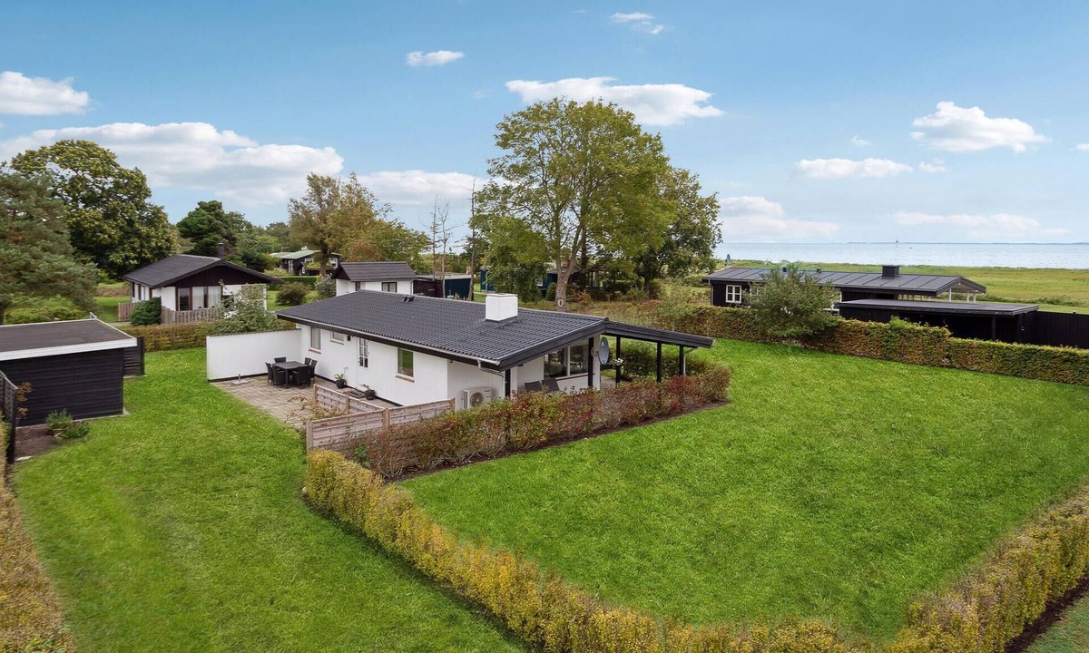 Spodsbjerg House | Gorgeous home in Rudkøbing with WiFi