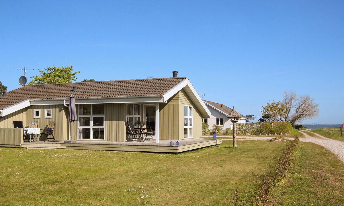 Samsø House | Gorgeous home in Samsø with house sea view