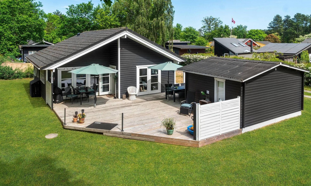 Samsø House | Gorgeous home in Samsø with kitchen