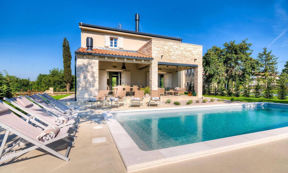 Zminj House | Gorgeous home in Sivati