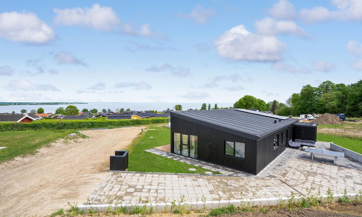 Sjølund House | Gorgeous home in Sjølund with kitchen