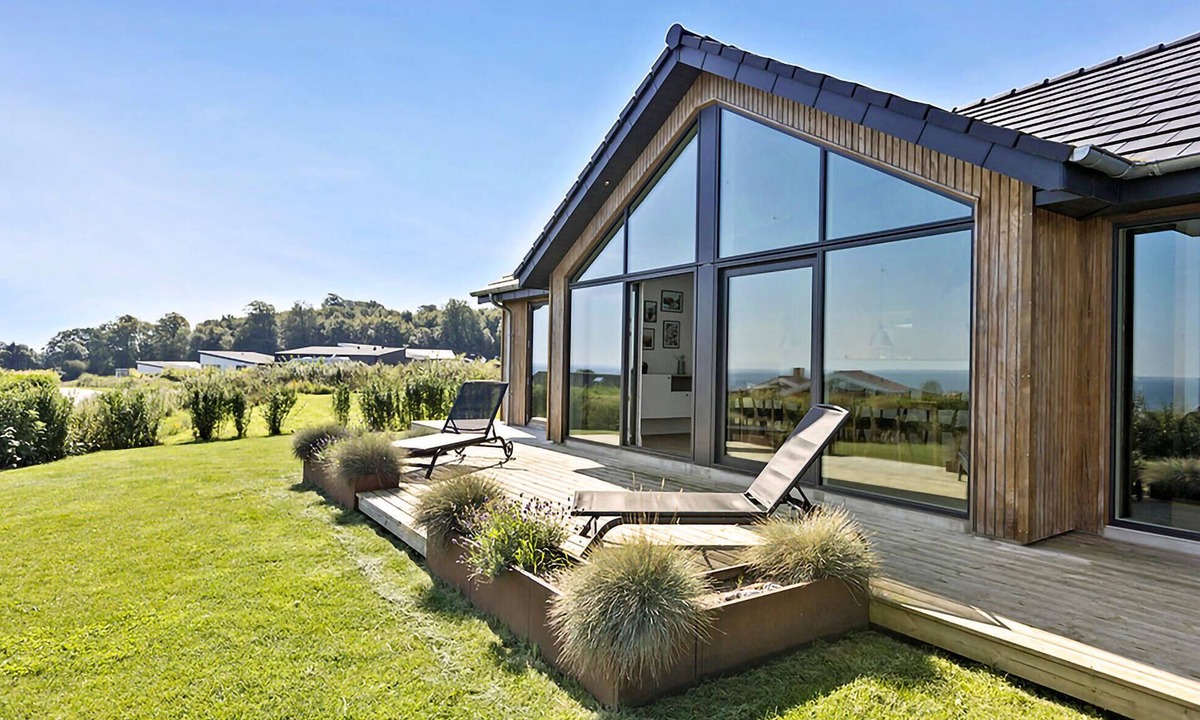 Sjølund House | Gorgeous home in Sjølund with kitchen