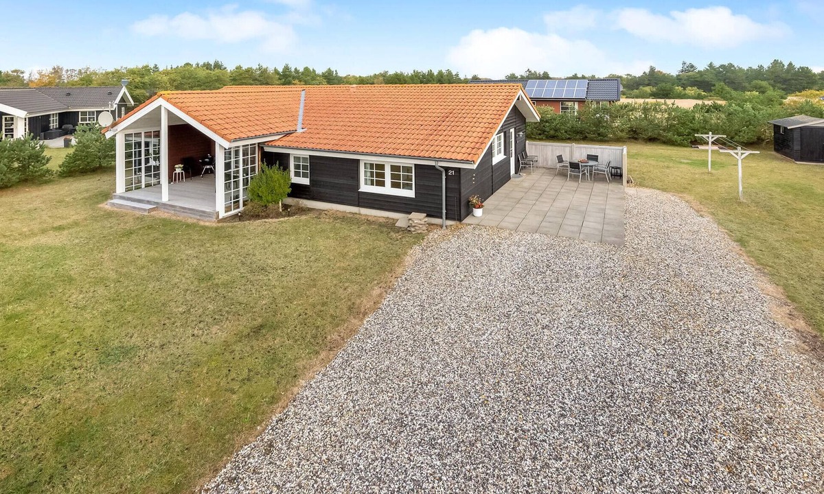 Skjern House | Gorgeous home in Skjern with WiFi