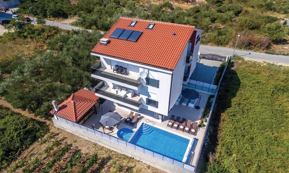 Stobrec House | Gorgeous home in Stobrec with sauna