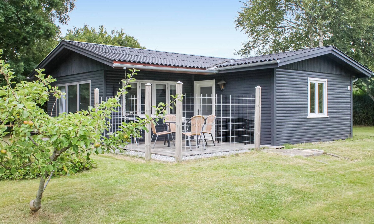 Egense House | Gorgeous home in Storvorde with kitchen