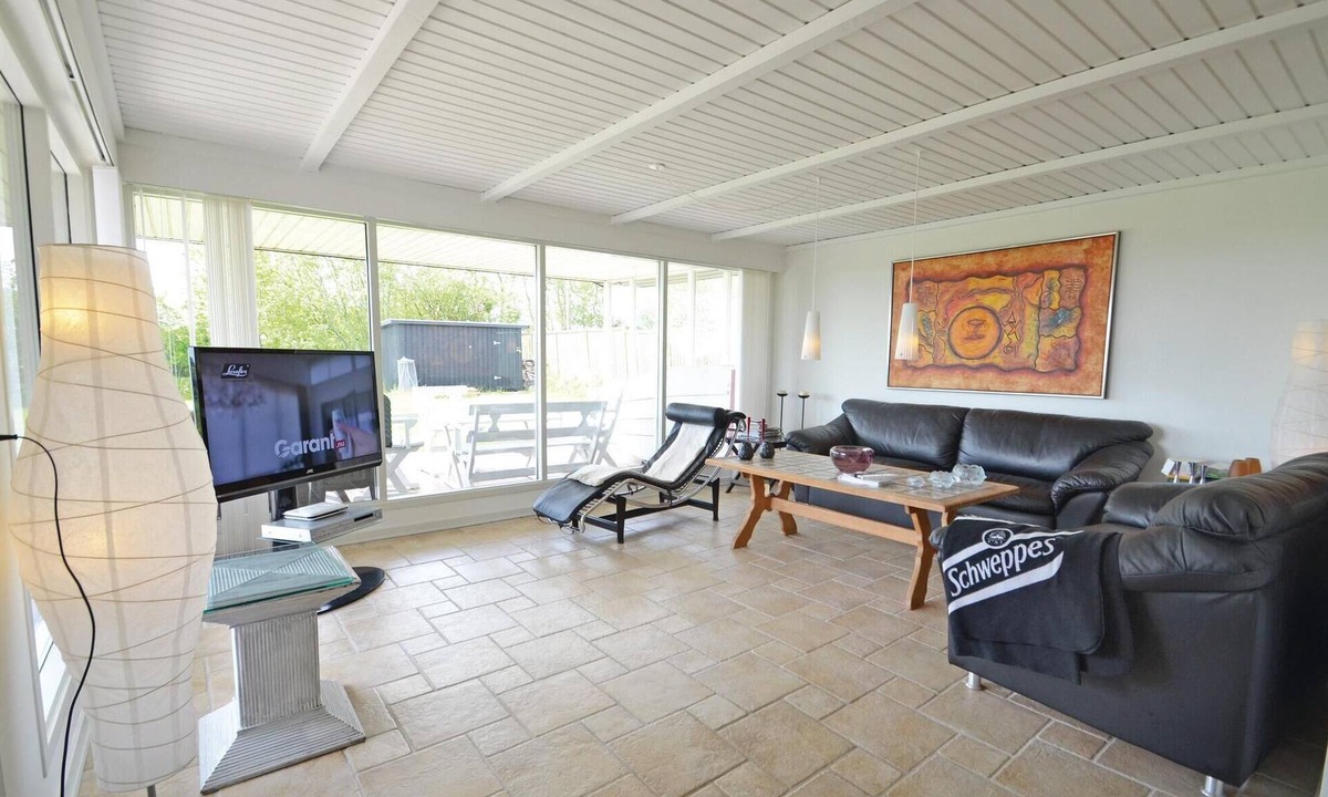 Remmer Strand House | Gorgeous home in Struer with WiFi
