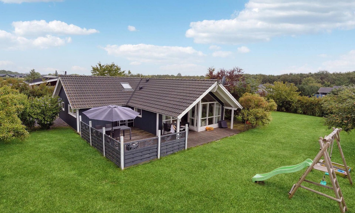 Skovmose House | Gorgeous home in Sydals with kitchen