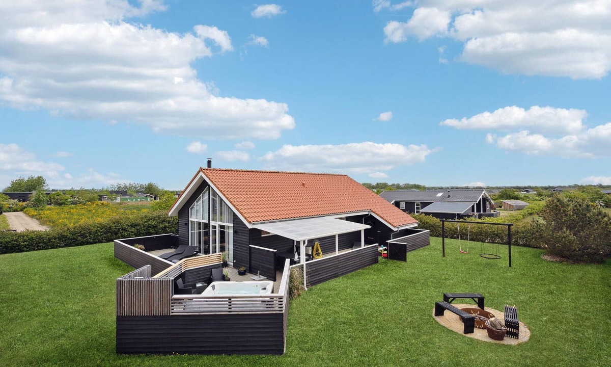 Skaven Strand House | Gorgeous home in Tarm with kitchen