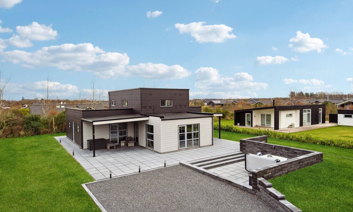 Skaven Strand House | Gorgeous home in Tarm with kitchen