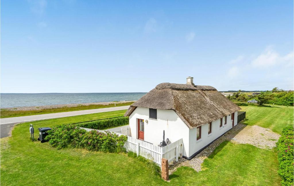 Thyholm House | Gorgeous Home In Thyholm With Kitchen