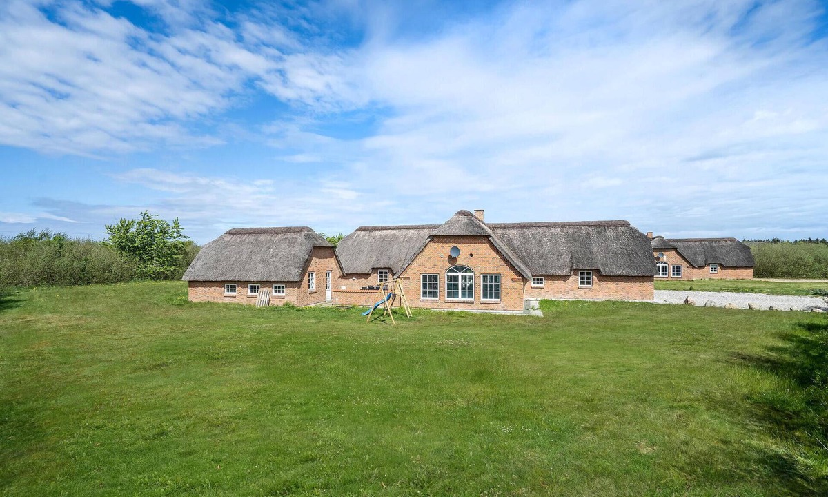 Øby House | Gorgeous home in Ulfborg with sauna