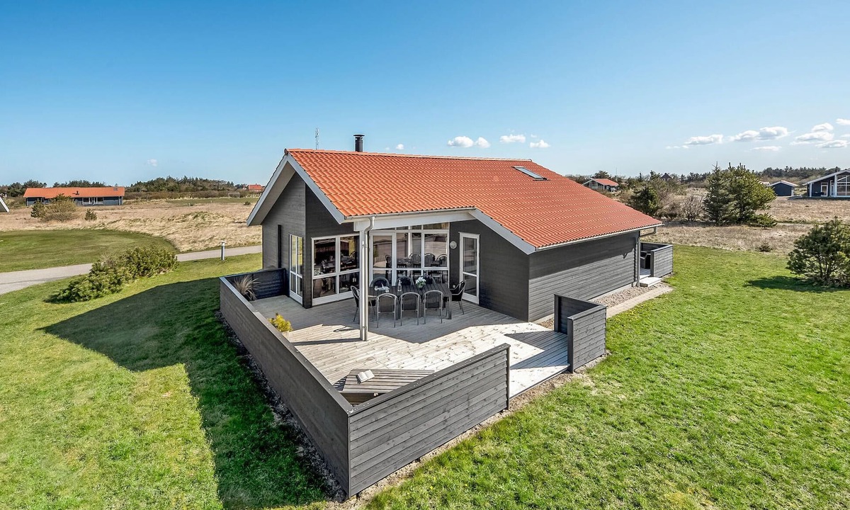 Nørre Fjand House | Gorgeous home in Ulfborg with kitchen