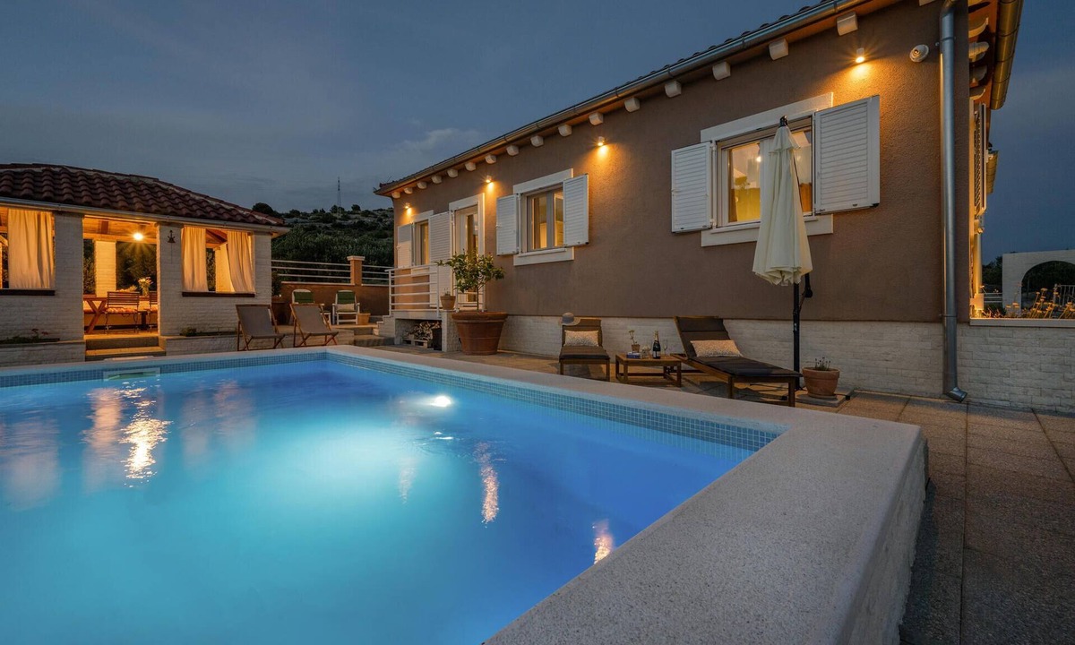 Zaboric House | Gorgeous home in Zaboric with private swimming pool, can be inside or outside