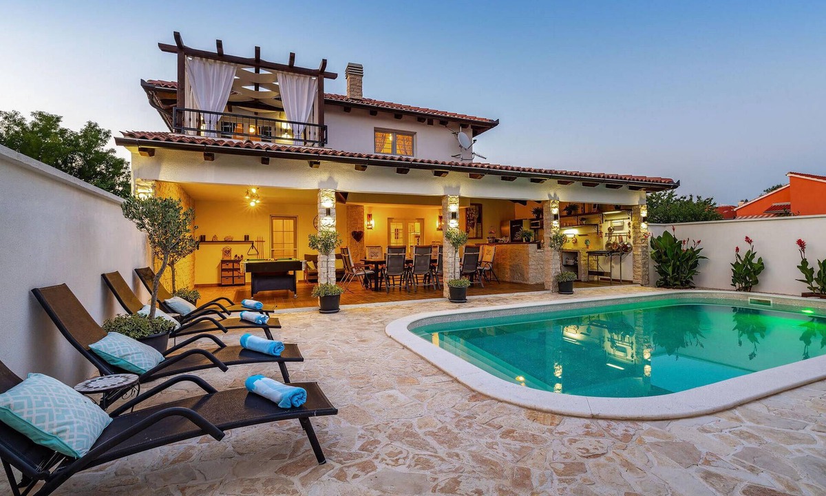Zaton House | Gorgeous home in Zaton with WiFi