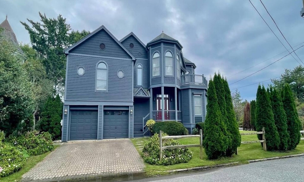 Cape May Point House | Gorgeous home with the Beach merely steps away.