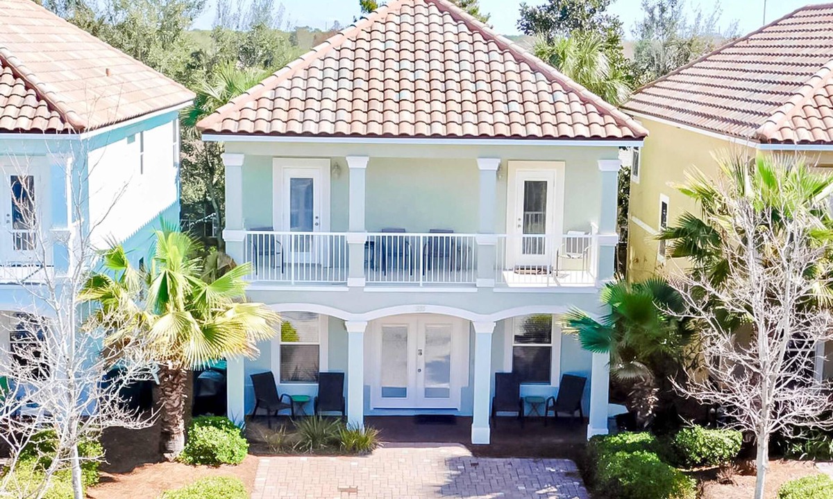 Villages of Crystal Beach House | Gorgeous Home with Shared Pool & Hot Tub, High-Speed WiFi, W/D, and Central AC