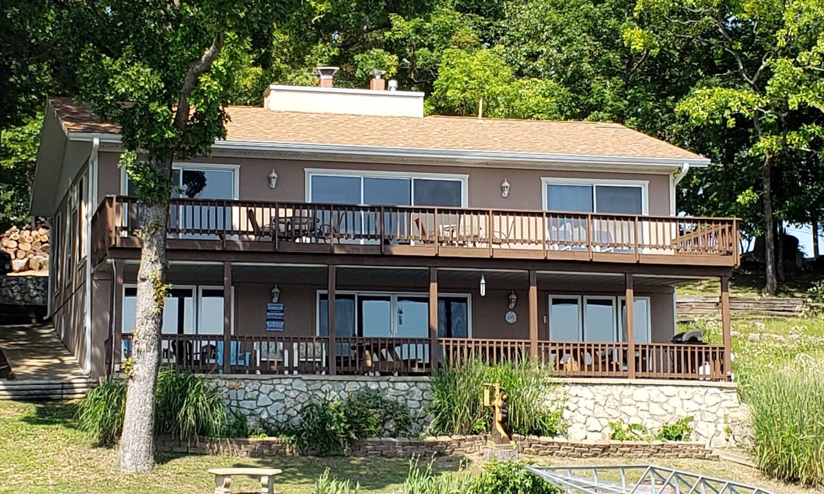 Sunrise Beach House | Gorgeous Lake Front. Private Dock. Family Getaway. Lake Ozarks.