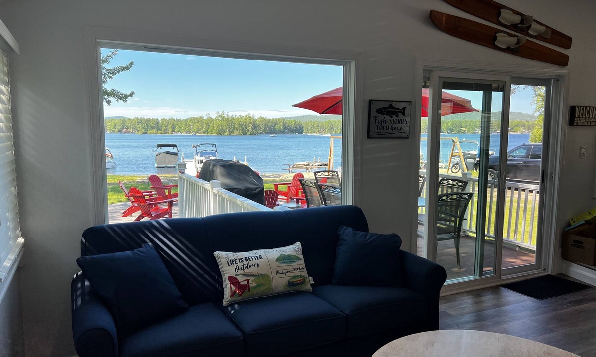 The Bays House | Gorgeous Lake Front Home - Renovated in 2026!