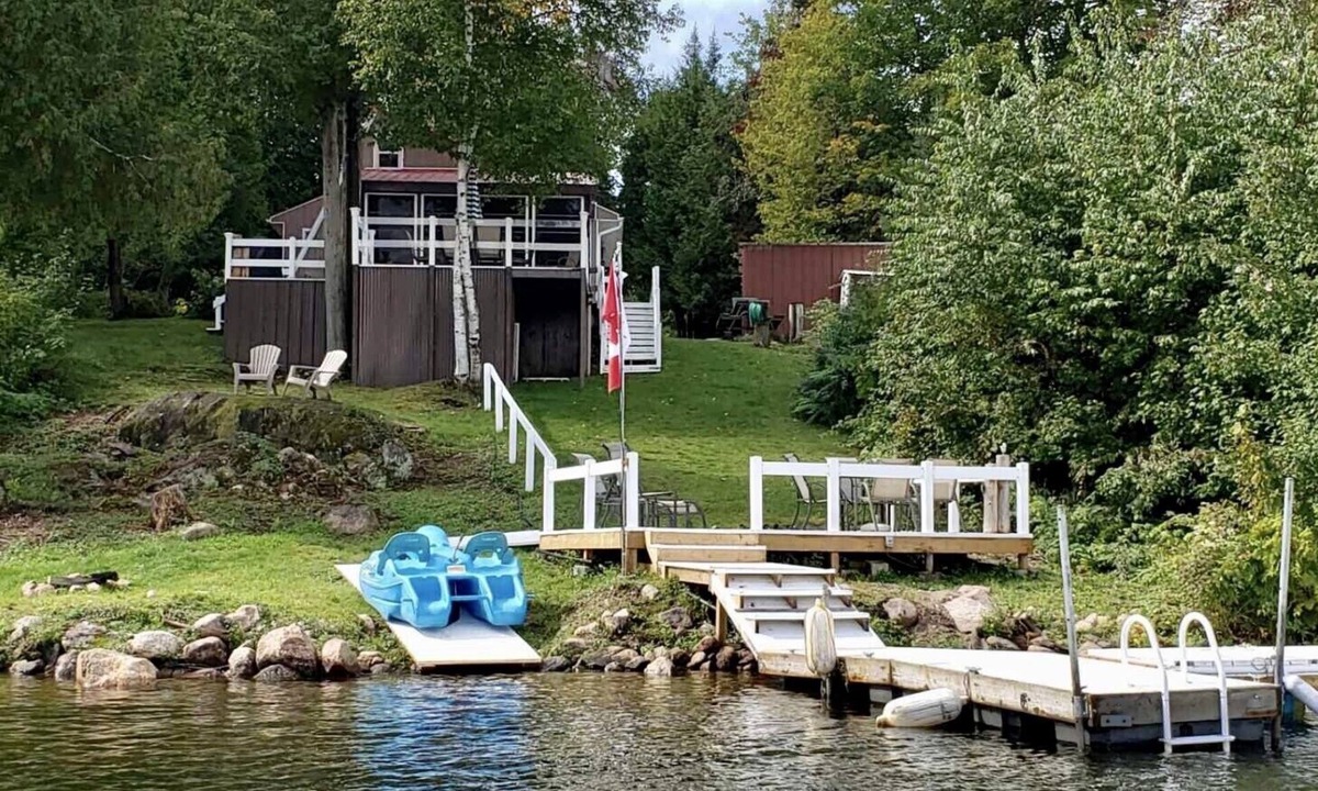Nosbonsing Cottage | Gorgeous lakefront property, beautiful view, privacy and space.
