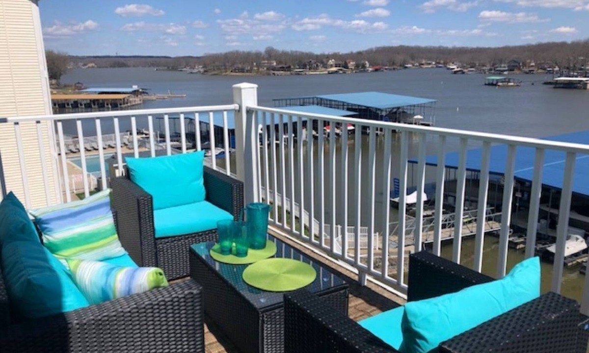 Sunrise Beach Condo | Gorgeous Lakeview Balcony Condo with 4 BDRM/3BA and Heated Pool