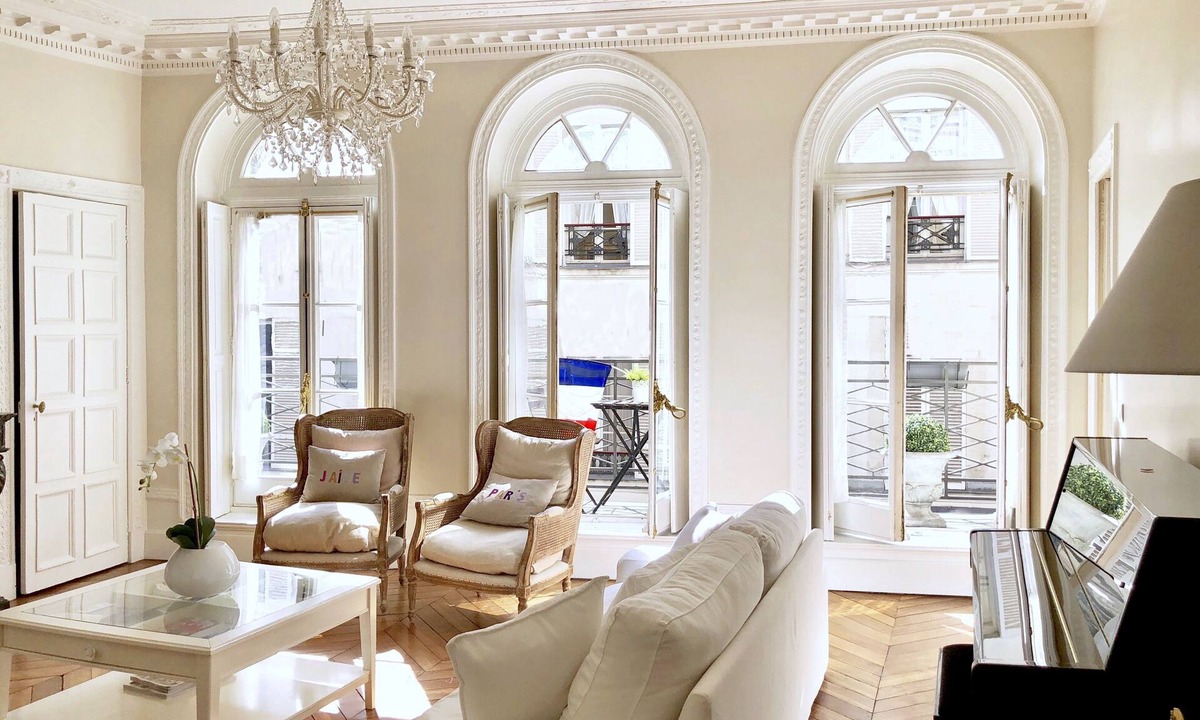 Saint-Thomas-d'Aquin Apartment | Gorgeous Large Bright 3 Bedroom in Best Location in 6th & 7th arrondissement !