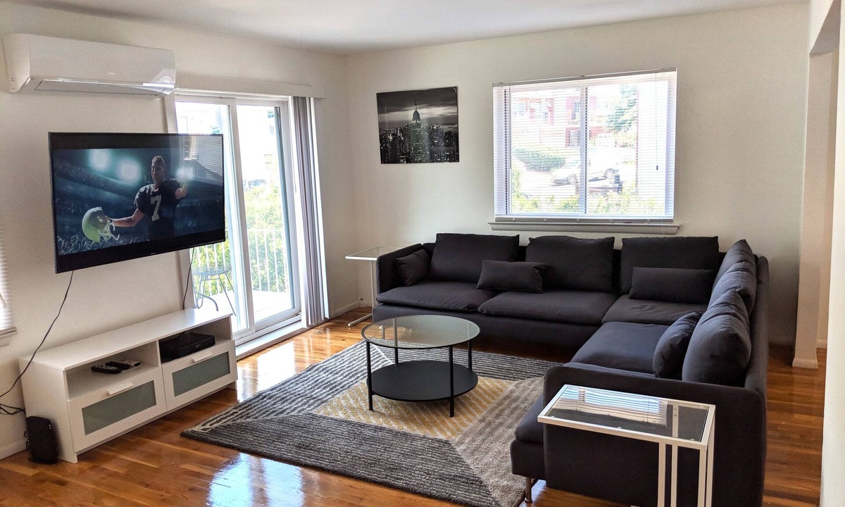 New Springville House | Gorgeous, Modern, updated Duplex