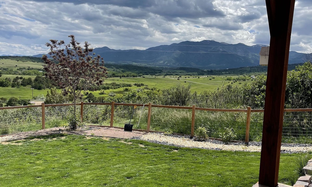 Colorado City House | Gorgeous Mountain View