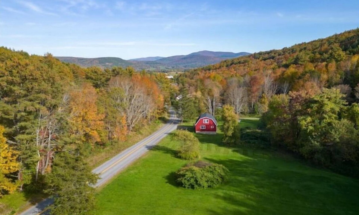 Gilboa House | Gorgeous Mountains Views & Private Stream in Secluded Oasis