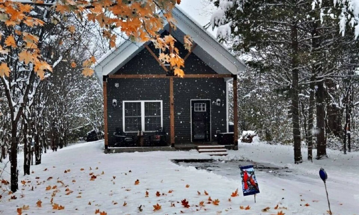 Cumberland Head Cabin | Gorgeous New 2-Bedroom Private Cabin in Charming Plattsburgh