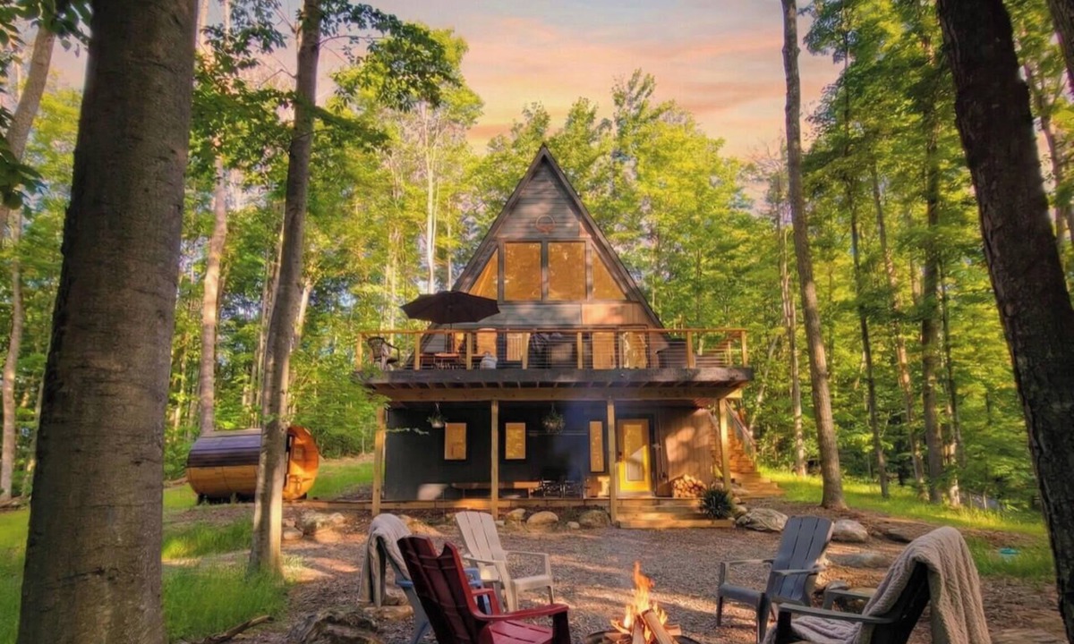 Bellaire Apartment | Gorgeous New A-Frame w/Sauna & Gameroom - Minutes to Pools, Golf and Skiing