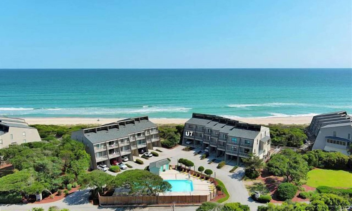 Pine Knoll Shores Condo | GORGEOUS OCEAN FRONT CONDO!