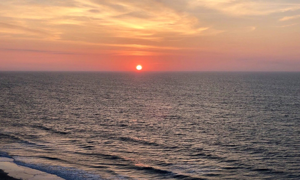 Garden City Condo | Gorgeous Oceanfront Condo