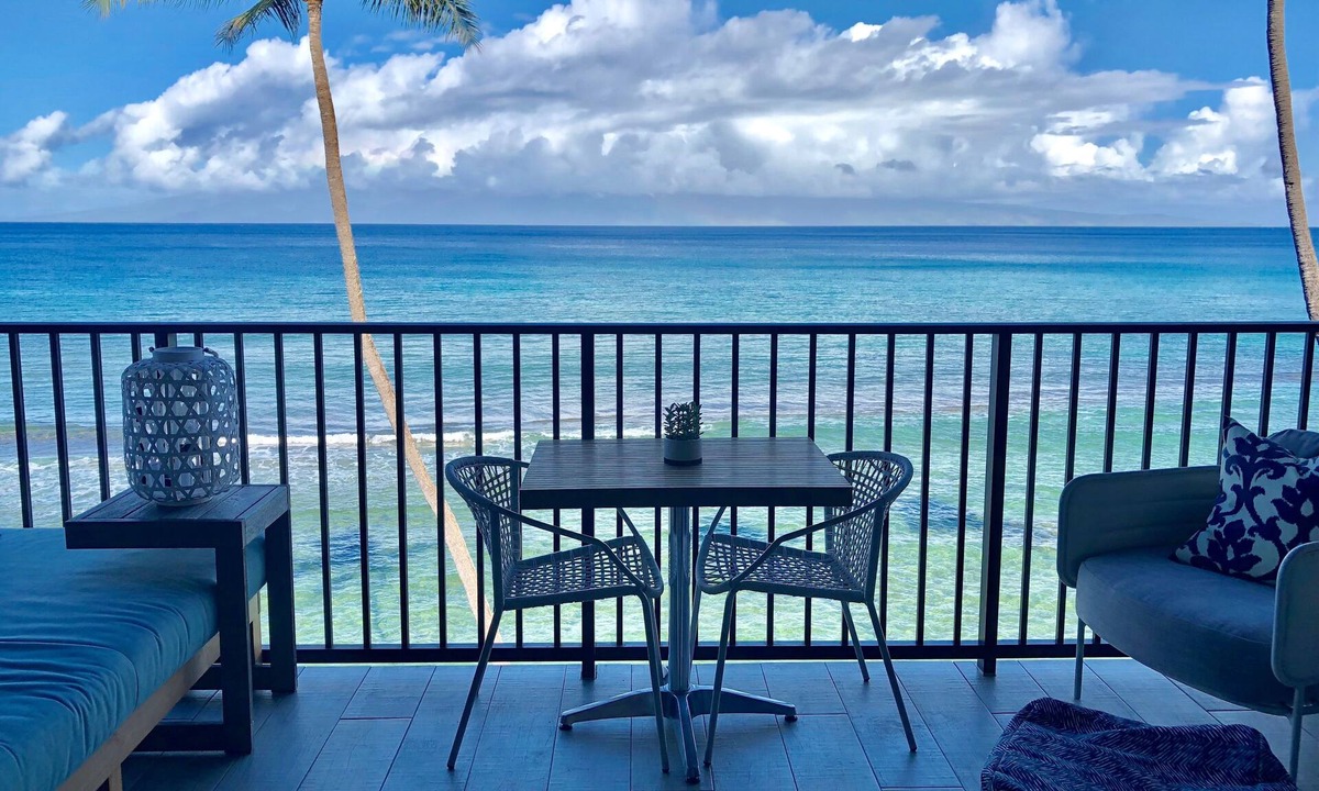 Honokowai Condo | GORGEOUS OCEANFRONT PENTHOUSE