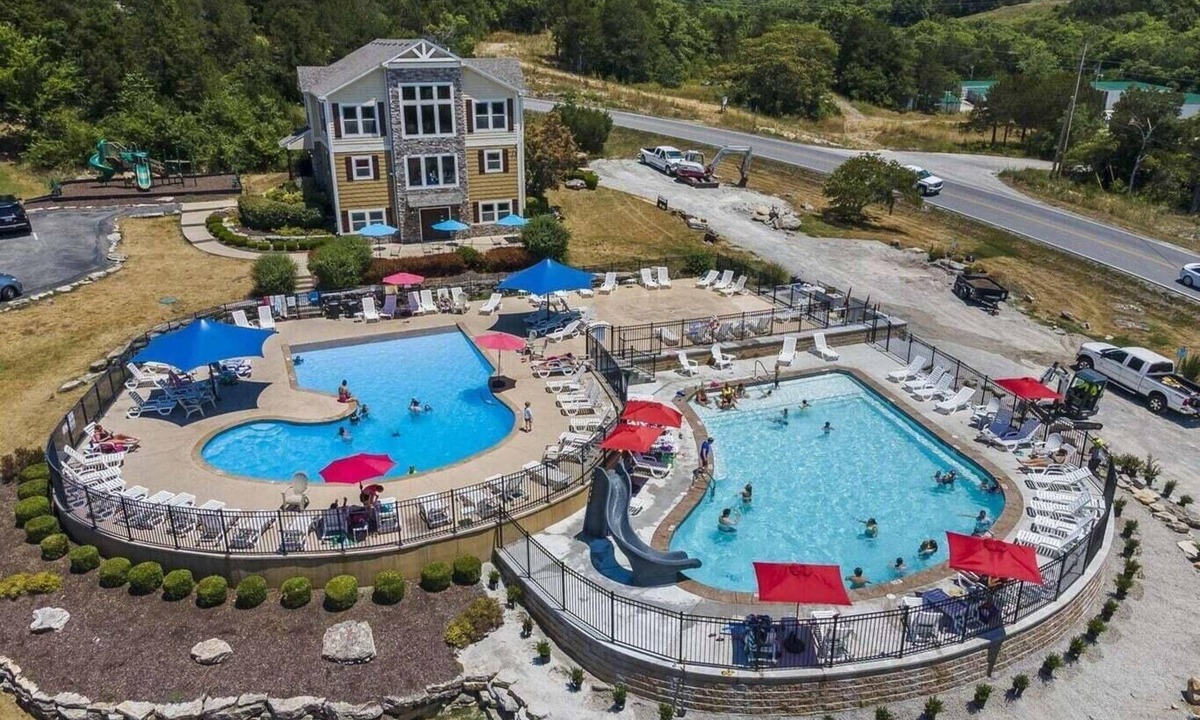 Hollister Cabin | Gorgeous Private Lodge Pvt Hot Tub Pool Table No Pet fee! Pools open!