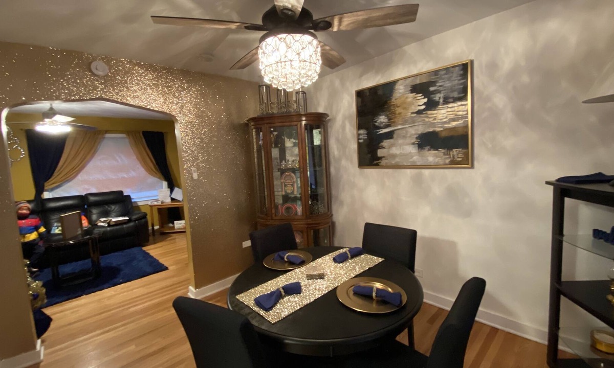 Calumet Park House | Gorgeous Property with Arcade