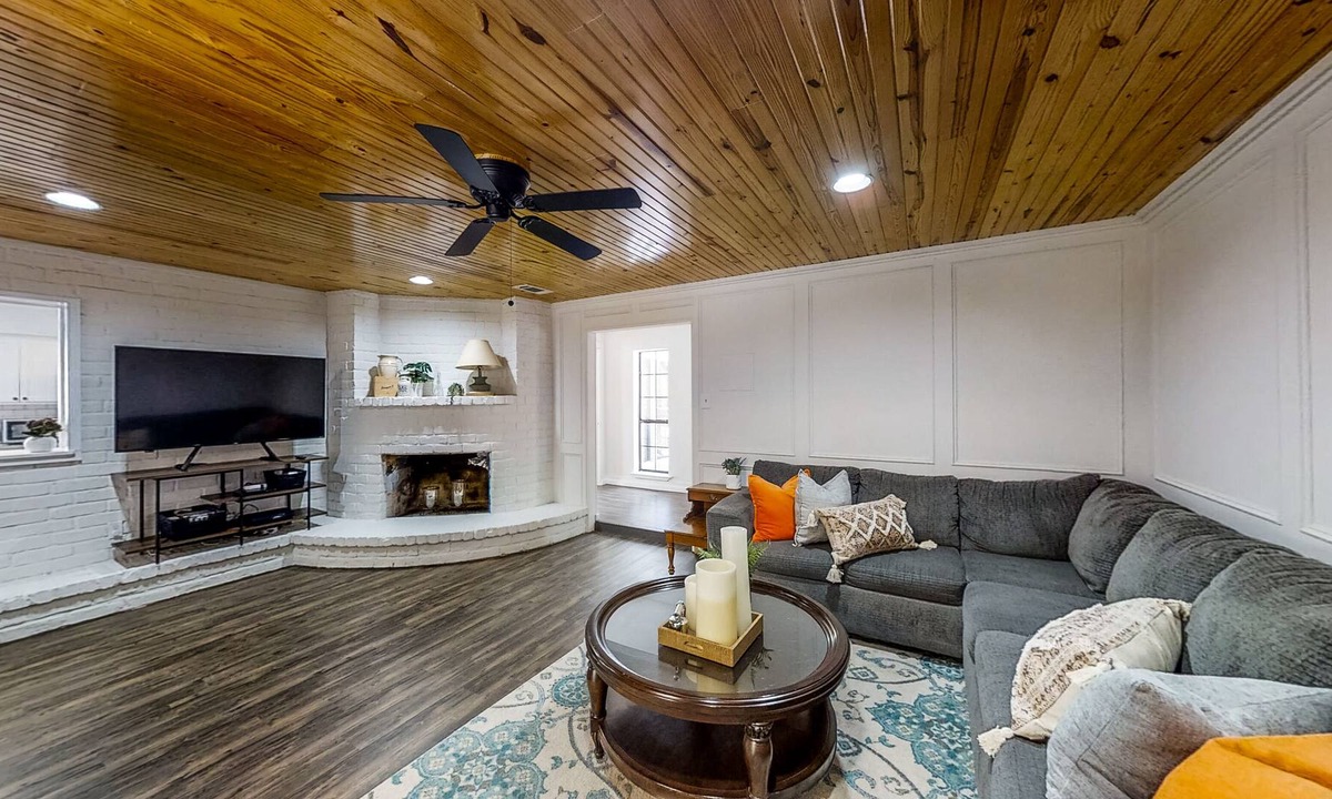 Bellville House | Gorgeous Ranch-Style Home on Nearly 3 Peaceful Acres - Dogs Welcome