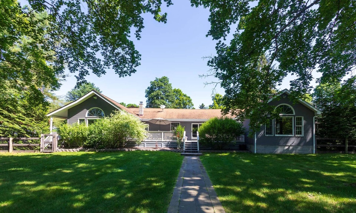 Rhinebeck House | Gorgeous Rhinebeck Ranch with private Pool