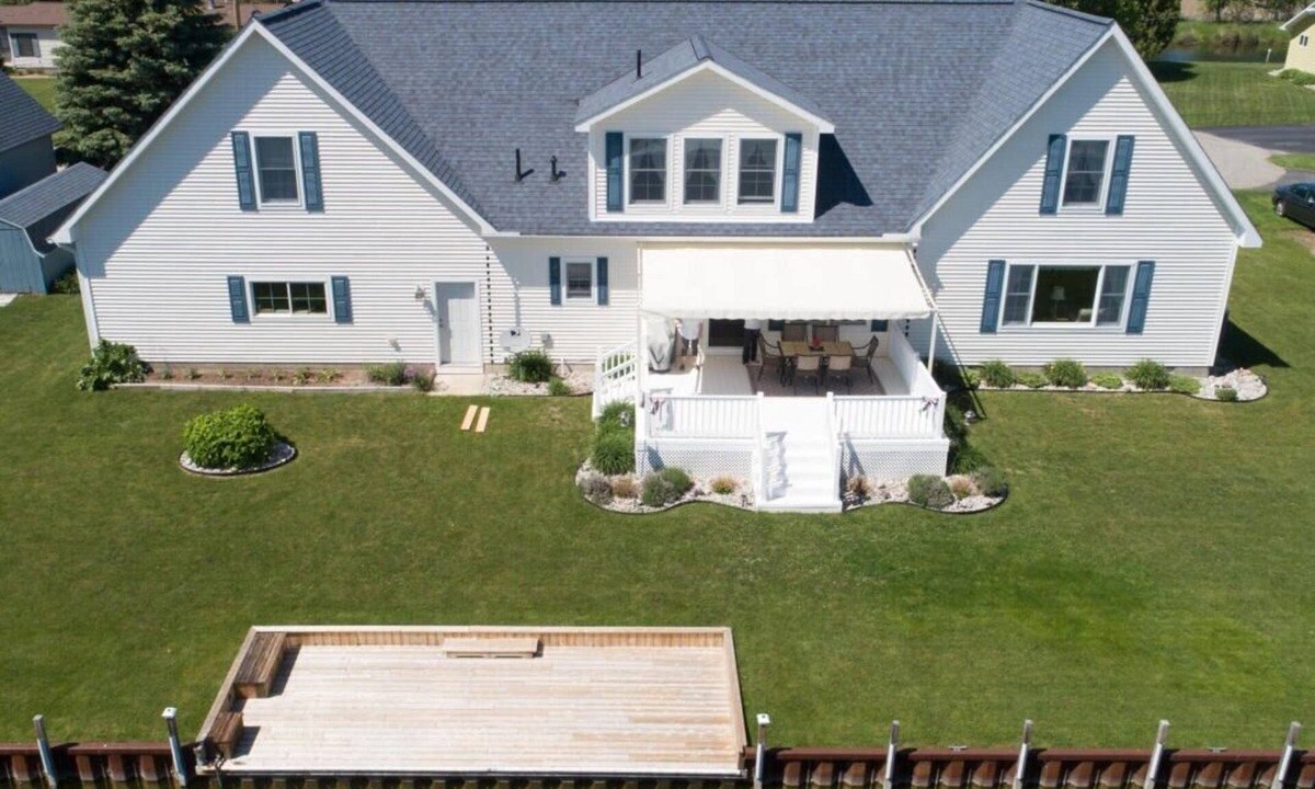 Indian River House | Gorgeous Riverfront Getaway