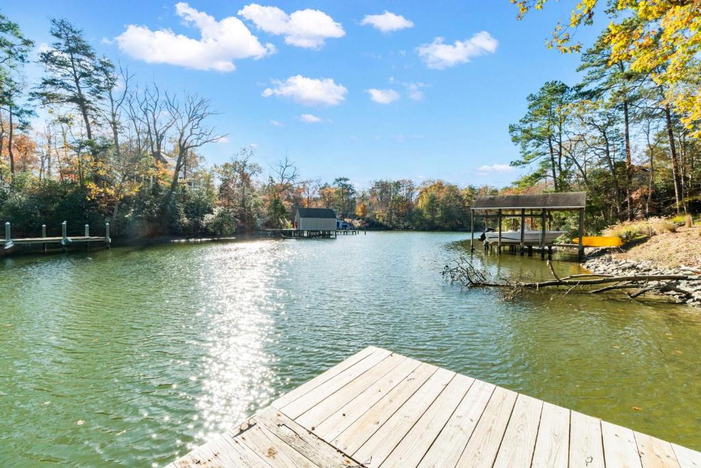 Weems House | Gorgeous Riverfront Getaway with Private Dock!