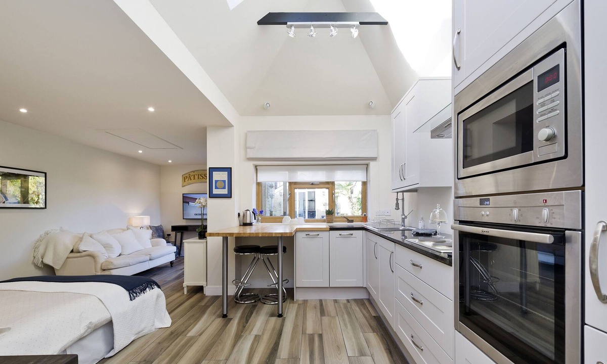 East Sheen Apartment | Gorgeous Self Contained Studio