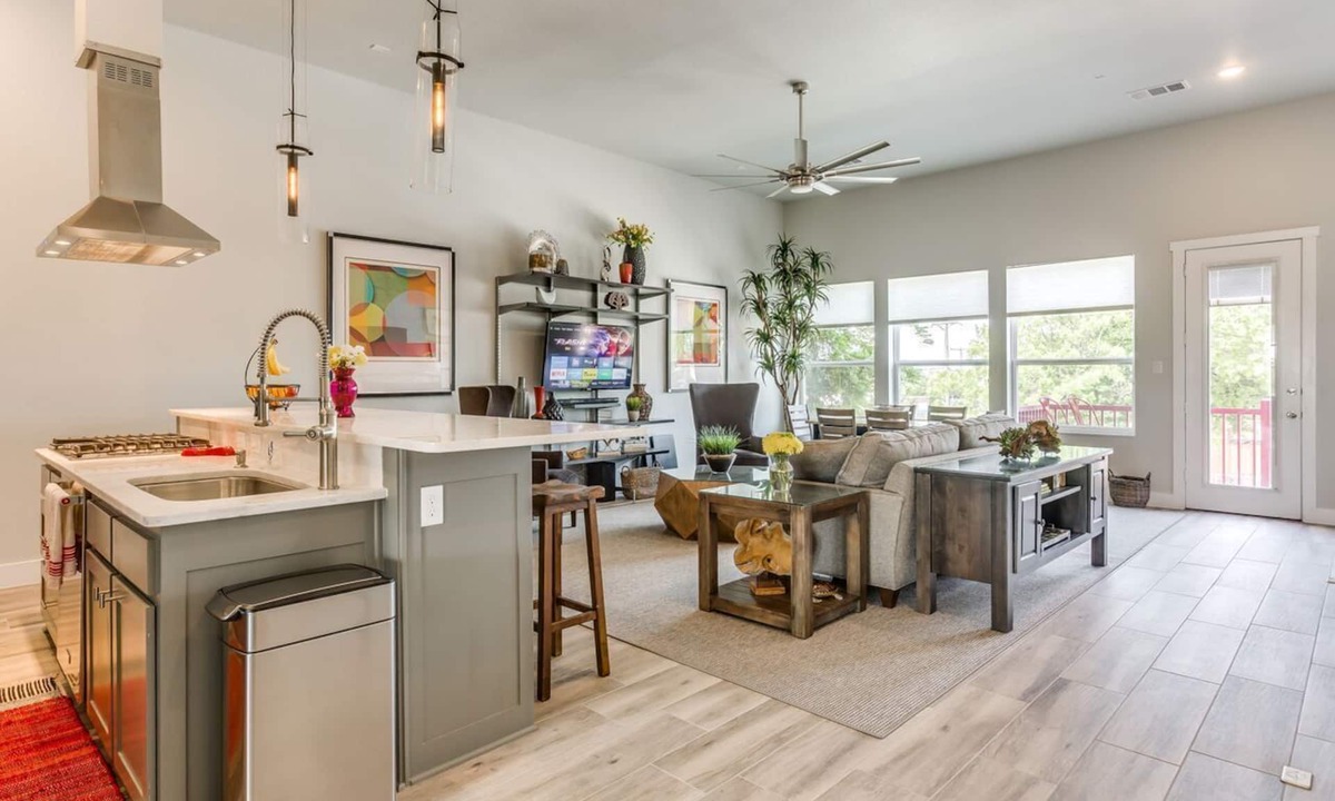 Fort Worth House | GORGEOUS & SPACIOUS LUXURY DOWNTOWN FORT WORTH TOWNHOME, CLOSE TO EVERYTHING!