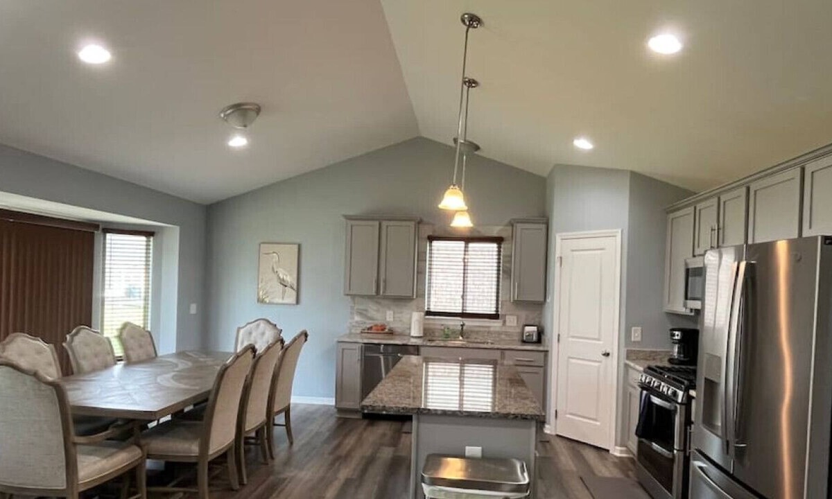 Westland House | Gorgeous Spacious Ranch!