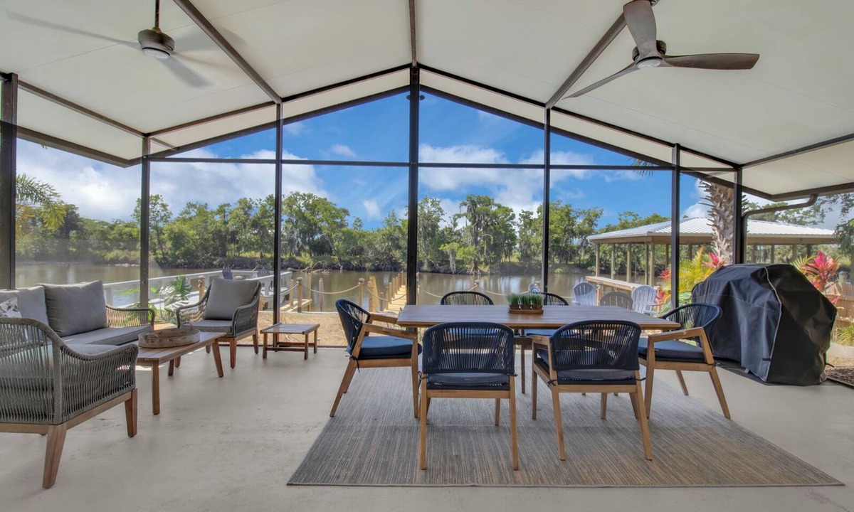 Geneva House | Gorgeous St. Johns River home 3bdrm/2 bth