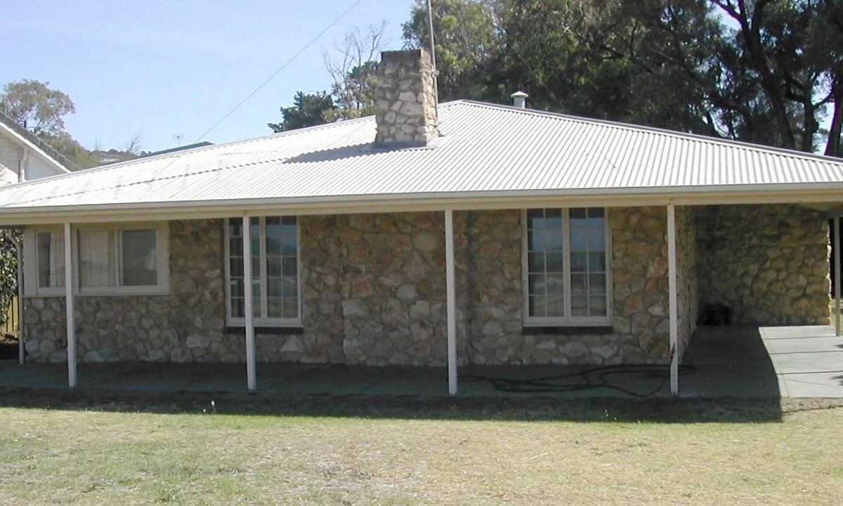 Encounter Bay House | Gorgeous Stone Cottage on the Seafront