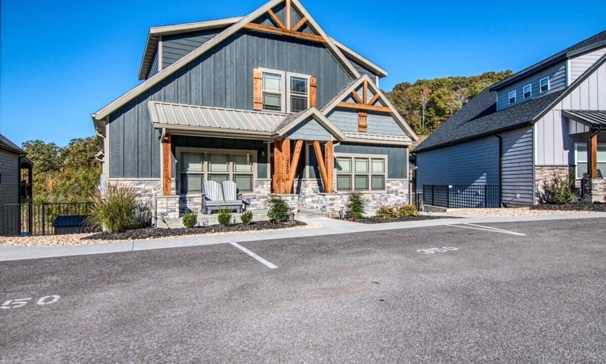 Table Rock House | Gorgeous Table Rock Lake View! Hot Tub, Pool!