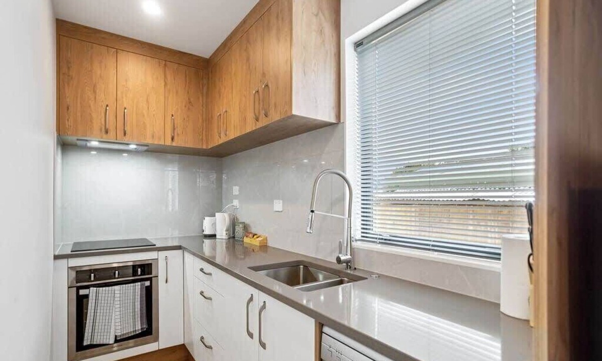 Mangere House | Gorgeous Three Bedroom Home with Free Parking