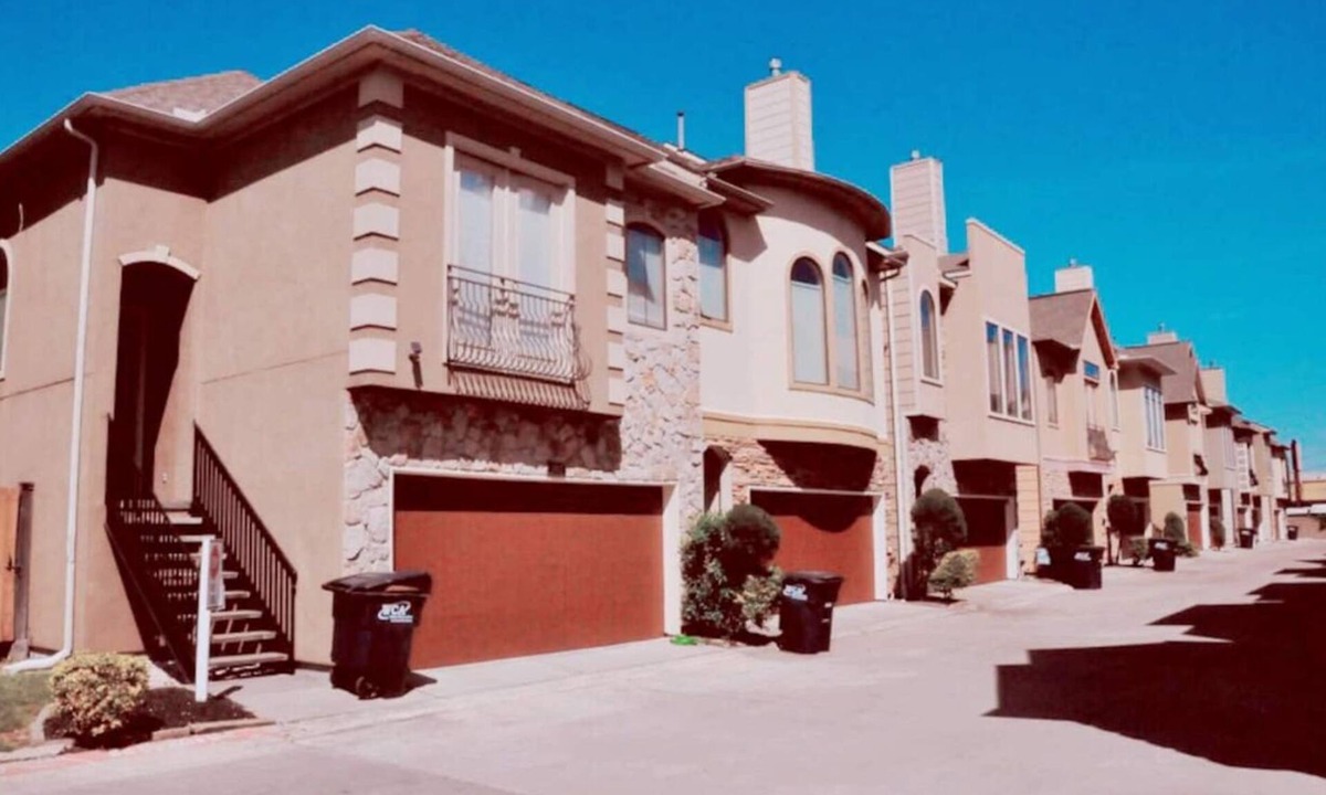 Woodlake - Briar Meadow House | Gorgeous Townhouse in Galleria
