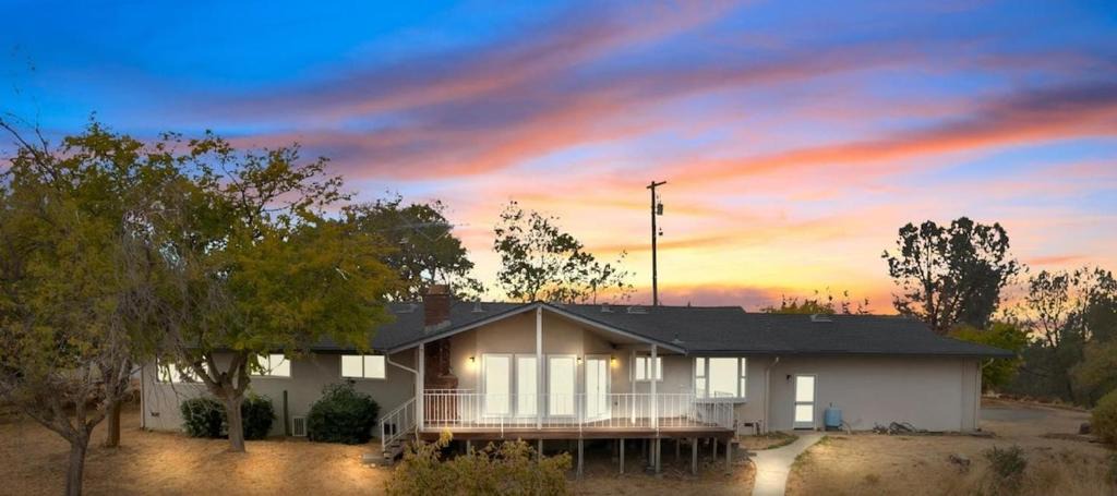 Loomis House | Gorgeous View Private, Quiet